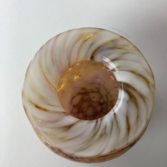 Vase tortoise Swirl hand Blown signed Art Glass Bowl round 4.5 in tall - Picture 5 of 11